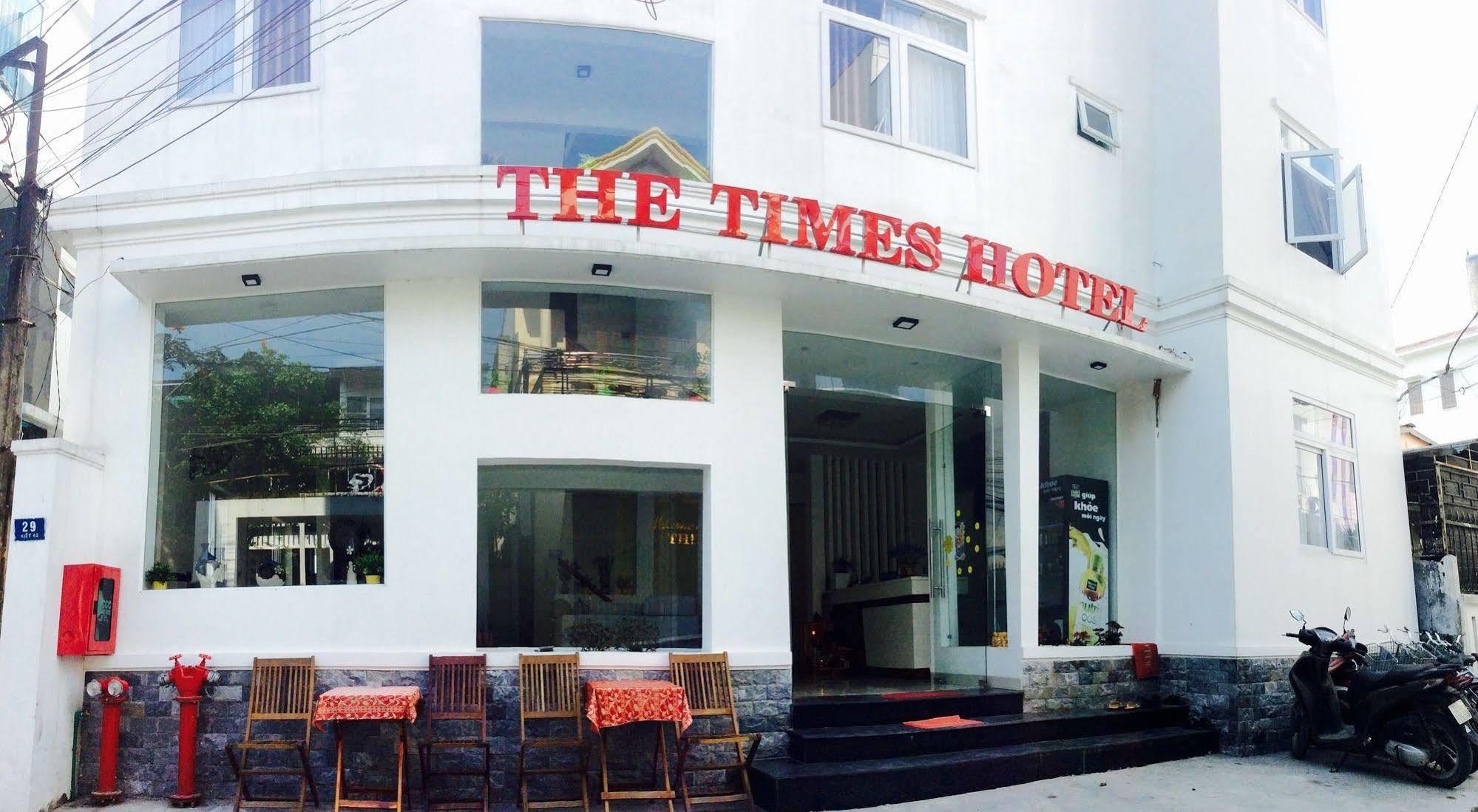 The Times Hotel Hue Exterior photo