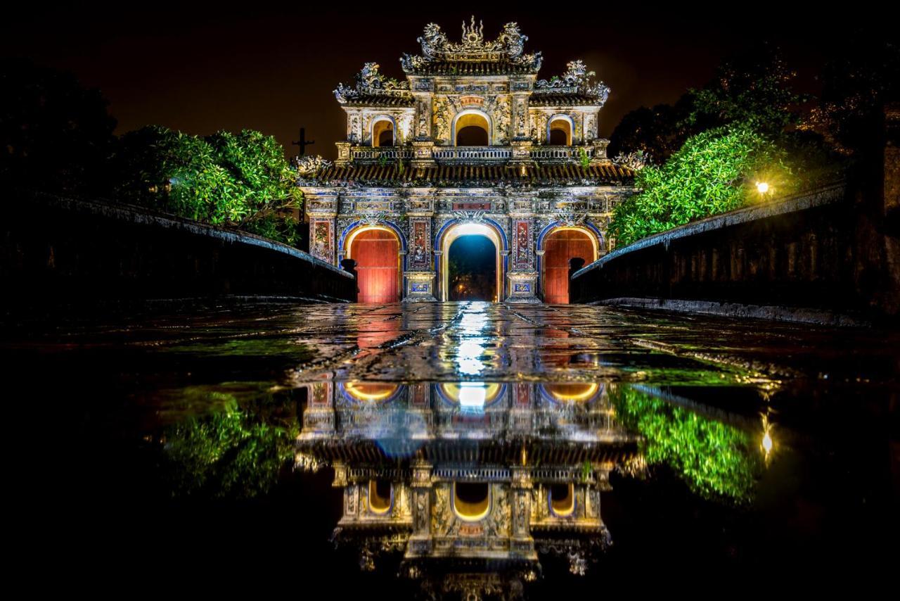 The Times Hotel Hue Exterior photo