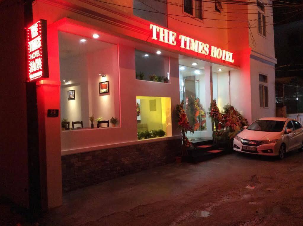 The Times Hotel Hue Exterior photo